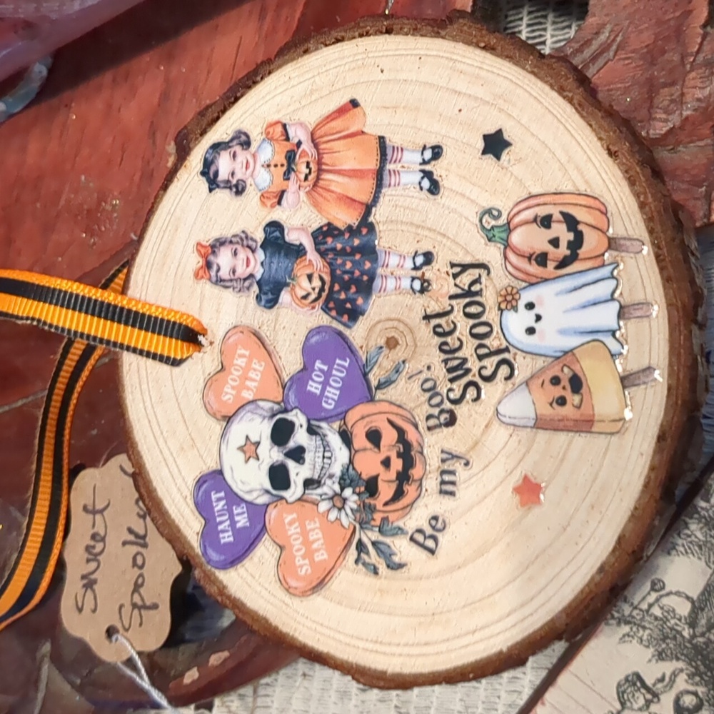 Halloween Wood Slice Ornament "Sweet Spooky"